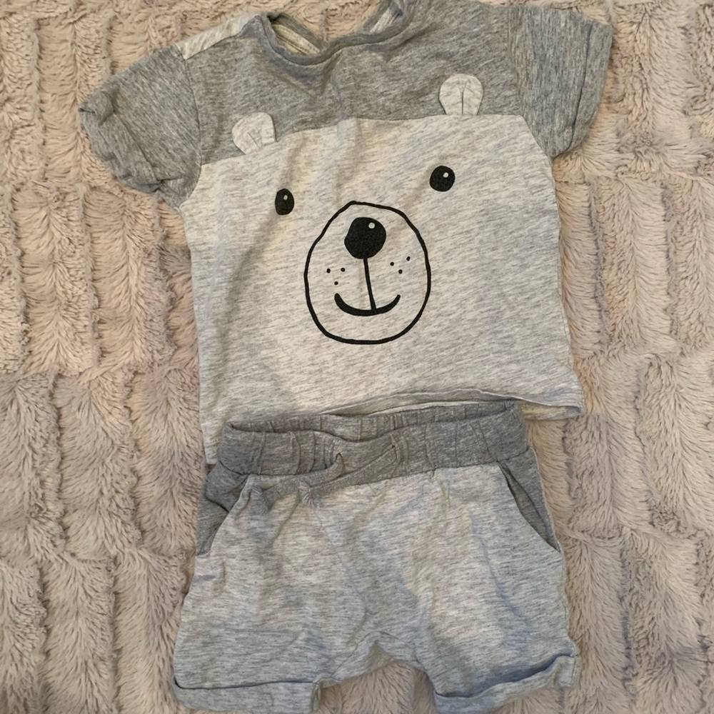 Baby shorts and t-shirt set
